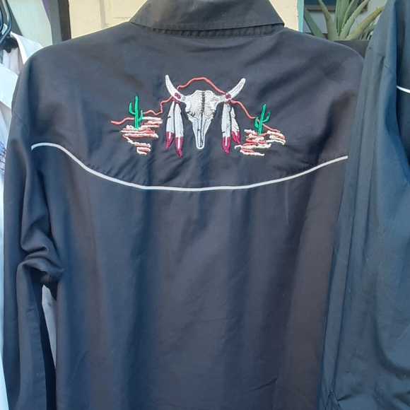 Ely Cattleman Cow Skull Embroidered Western Shirts - Picture 3 of 7